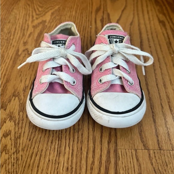 Converse All Star Low Shows Girls Size 6 Pink - Picture 1 of 7